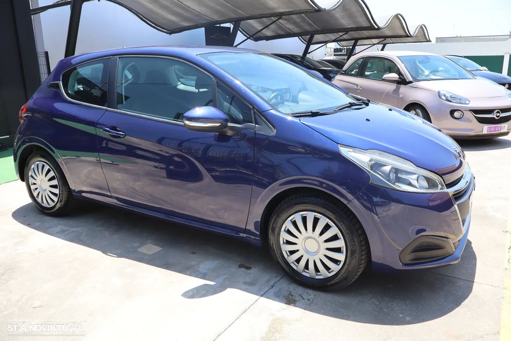Peugeot 208 - 4