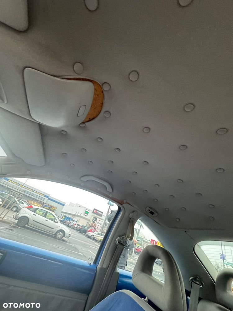 Volkswagen New Beetle - 8