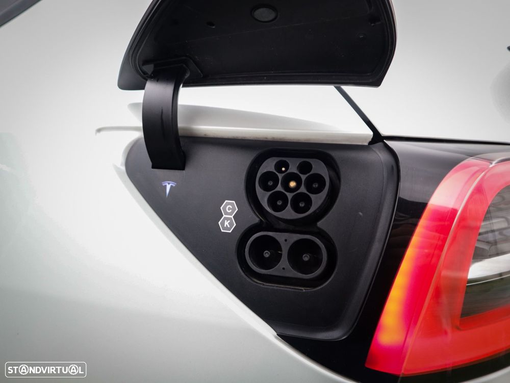 Tesla Model Y Performance Tração Integral - 26