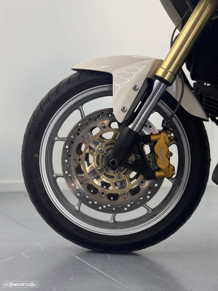 Triumph Tiger 1050 - 12