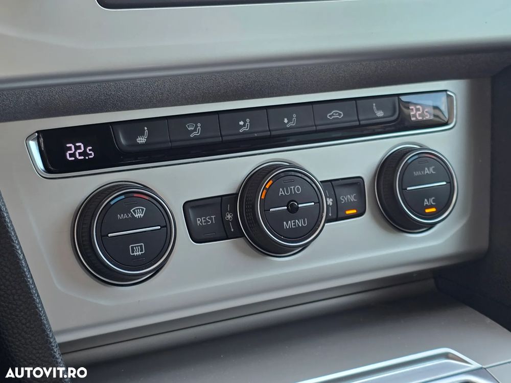 Volkswagen Passat - 34