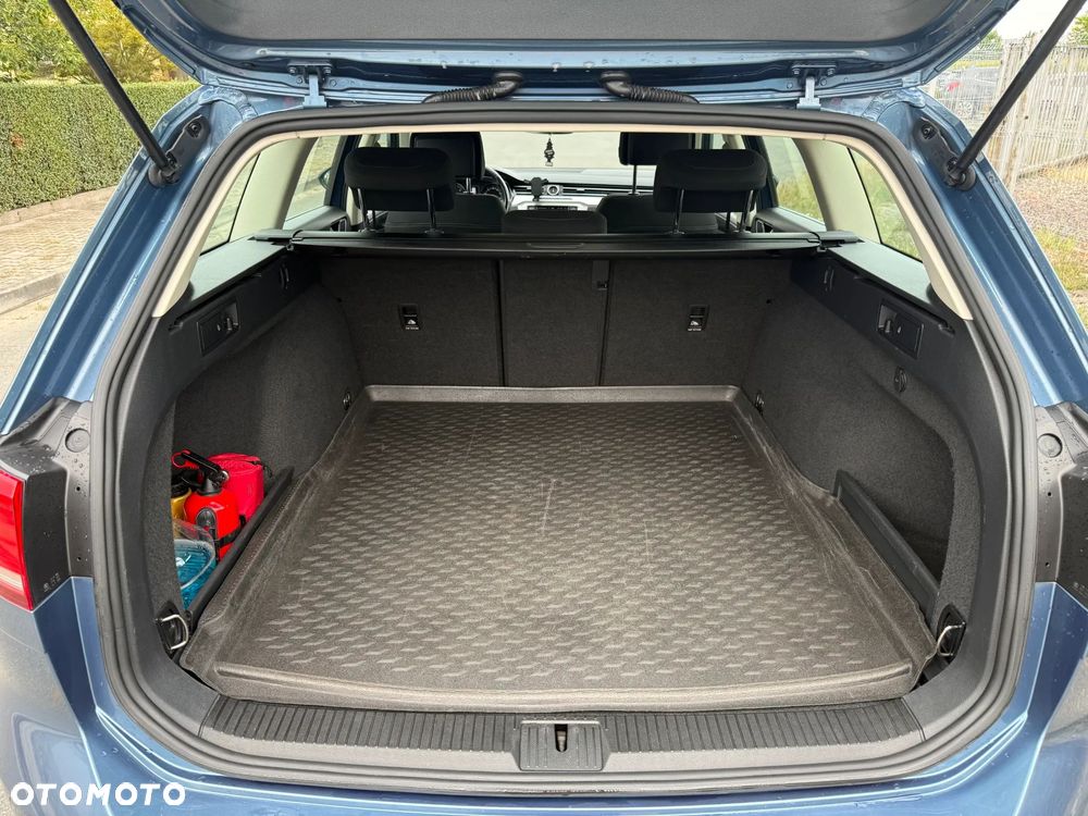 Volkswagen Passat - 38