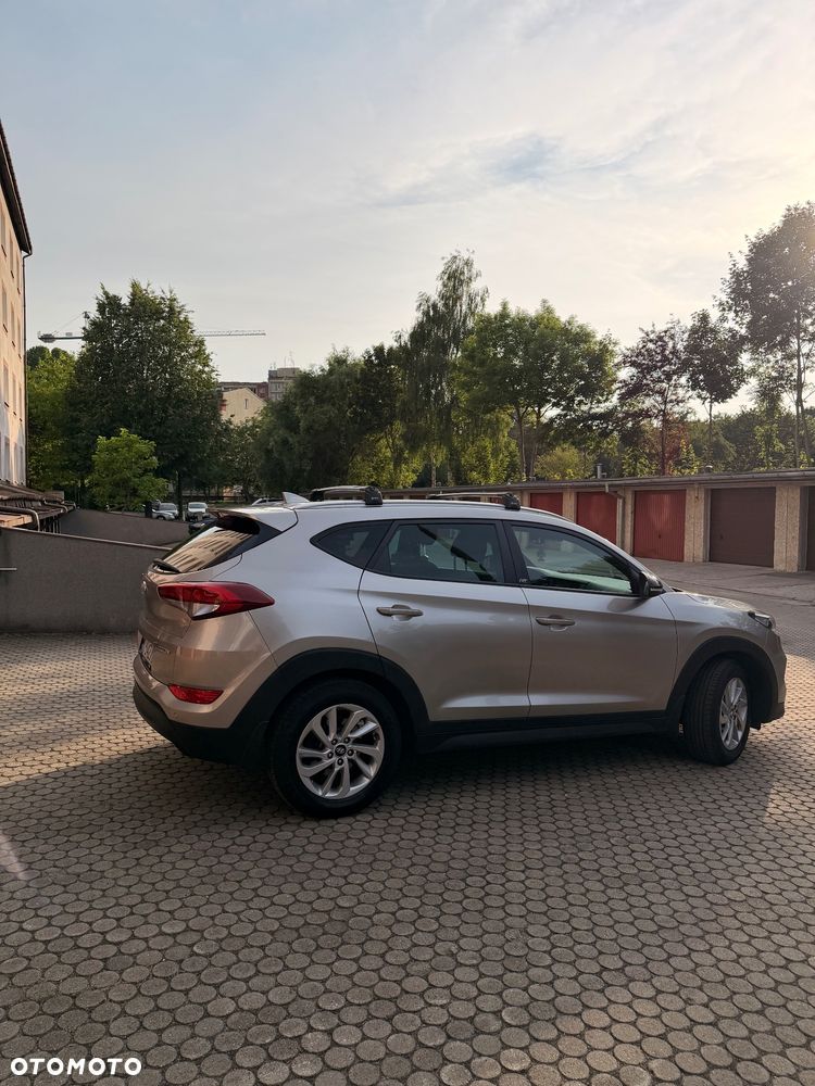 Hyundai Tucson 1.7 CRDI BlueDrive GO 2WD DCT - 9
