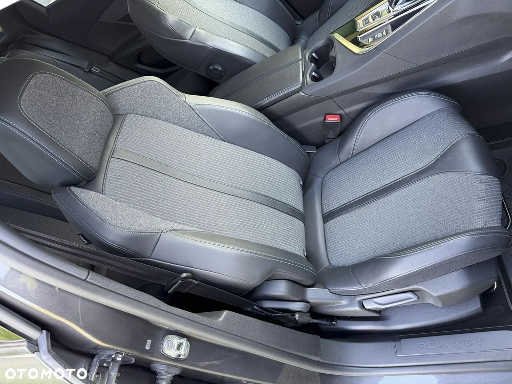 Peugeot 3008 BlueHDi 130 Stop & Start EAT8 Allure - 19