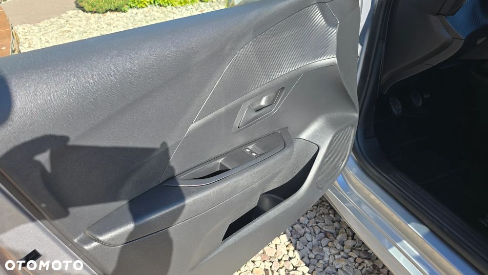 Peugeot 208 1.2 PureTech Like S&S - 6