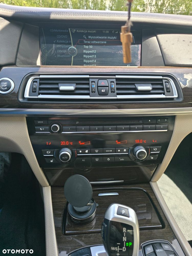 BMW Seria 7 740d - 17