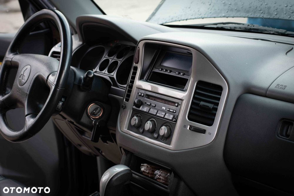 Mitsubishi Pajero 3.2 DID 7os (lea) - 8