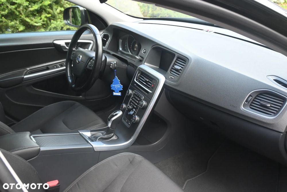 Volvo V60 D2 Drive-E Dynamic Edition (Kinetic) - 25
