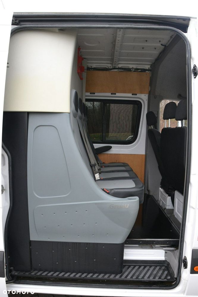 Mercedes-Benz Sprinter - 16