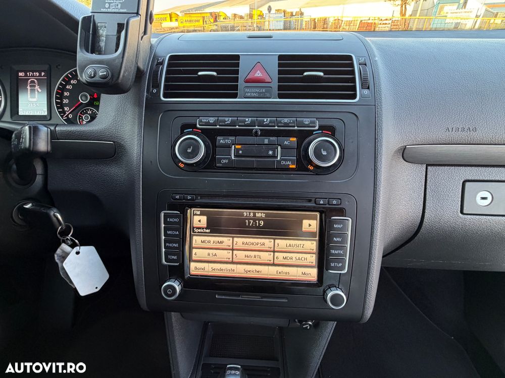 Volkswagen Touran 2.0 TDI DPF DSG Life - 38