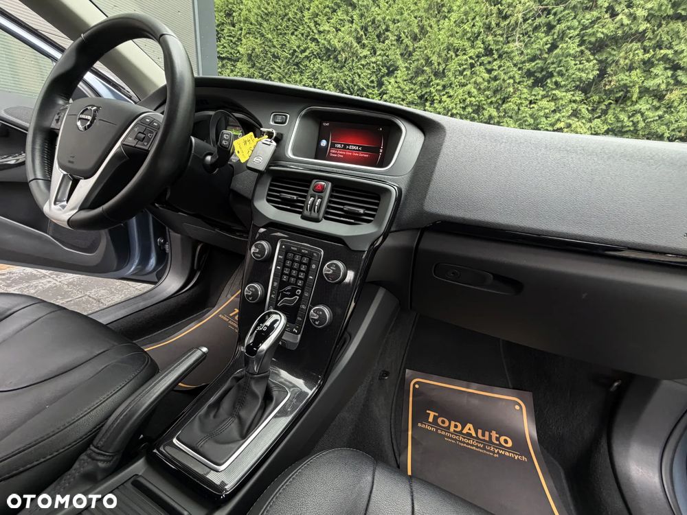 Volvo V40 T3 Drive-E Momentum - 16