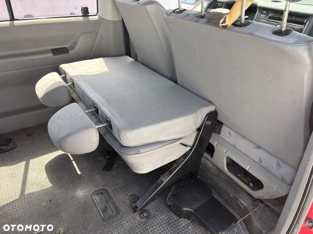 Volkswagen Caravelle C - 21