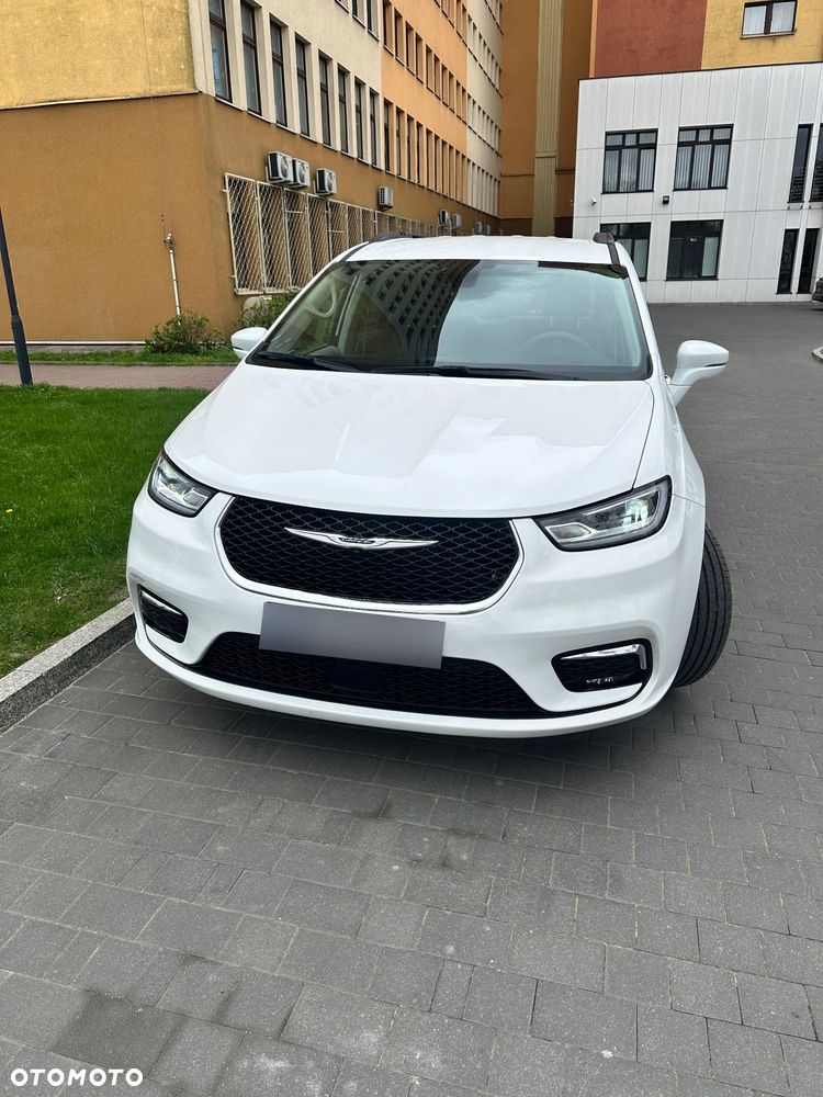 Chrysler Pacifica - 3