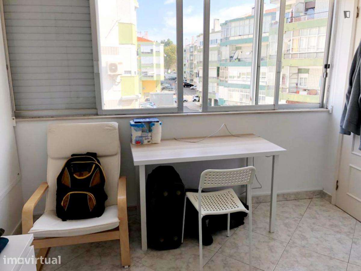 Quarto - localizado em Linda-a-Velha Lisbon - Grande imagem: 5/22