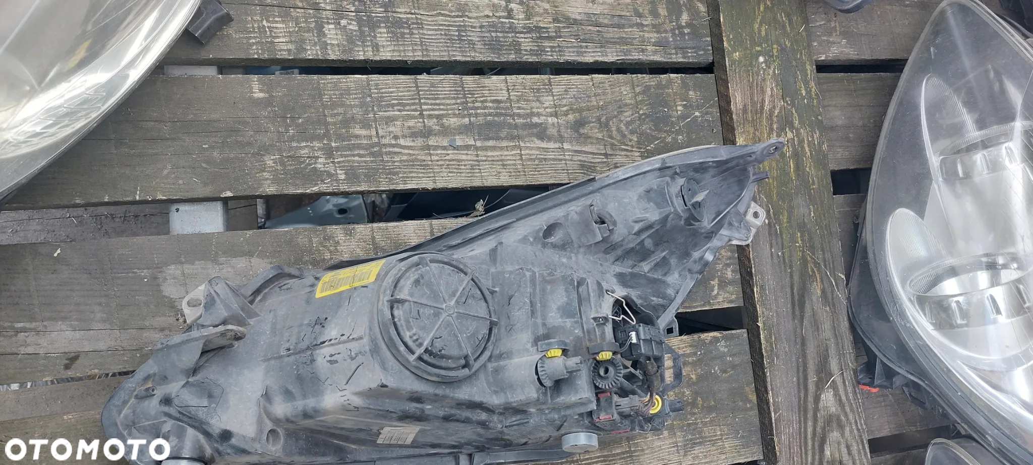 .  PRZOD PRZEDNIA LAMPA PRAWA OPEL CORSA D - 4