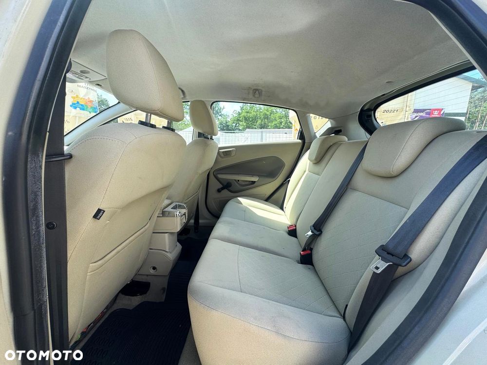 Ford Fiesta 1.4 Ghia - 9