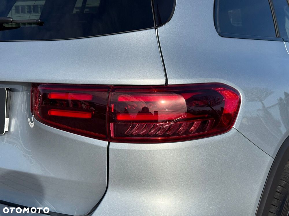 Mercedes-Benz GLB 200 AMG Line 7G-DCT - 11