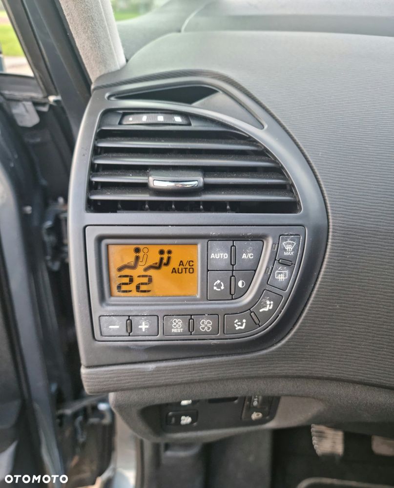 Citroën C4 Picasso - 8