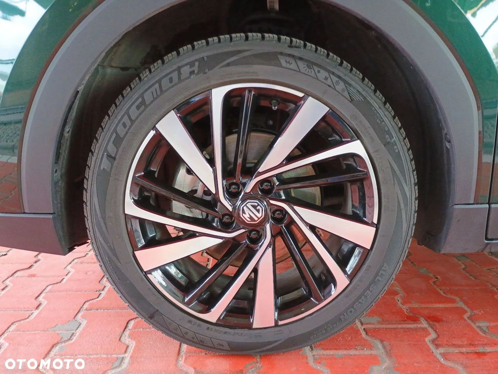 MG ZS 1.5 HEV+ Exclusive - 10