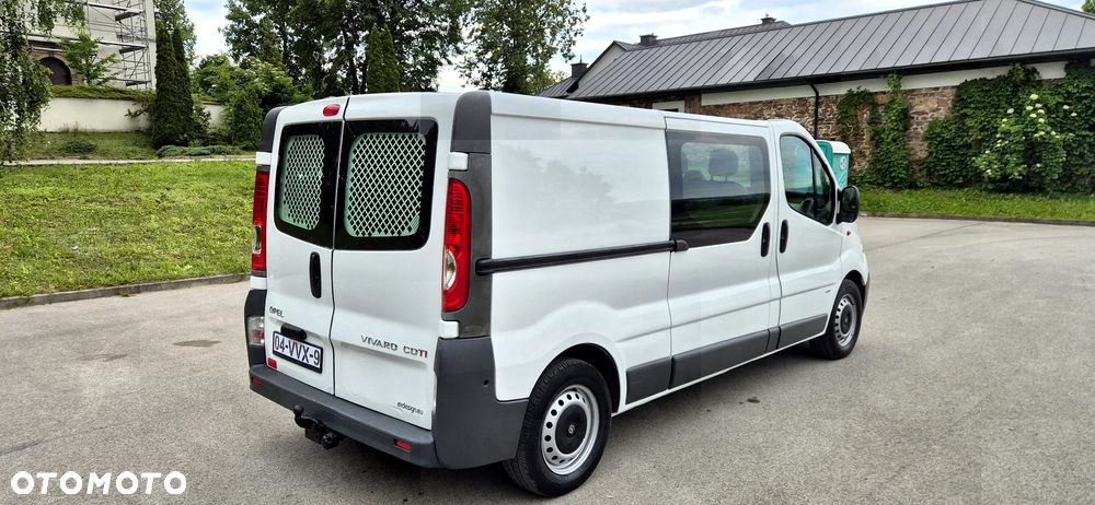 Opel Vivaro - 11