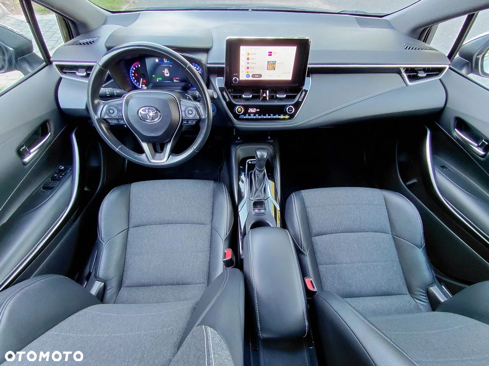 Toyota Corolla 2.0 Hybrid Executive - 23