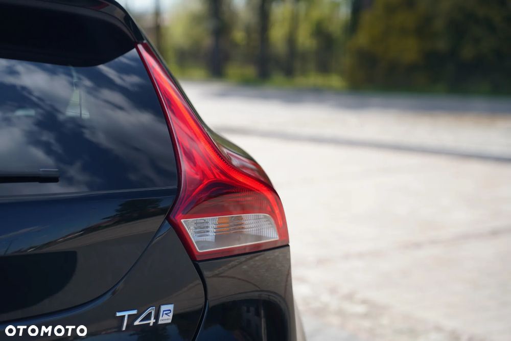 Volvo V40 T4 Geartronic RDesign - 17