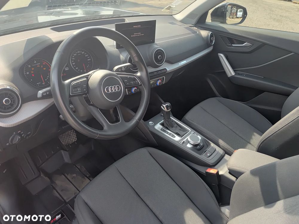 Audi Q2 35 TDI S tronic sport - 24
