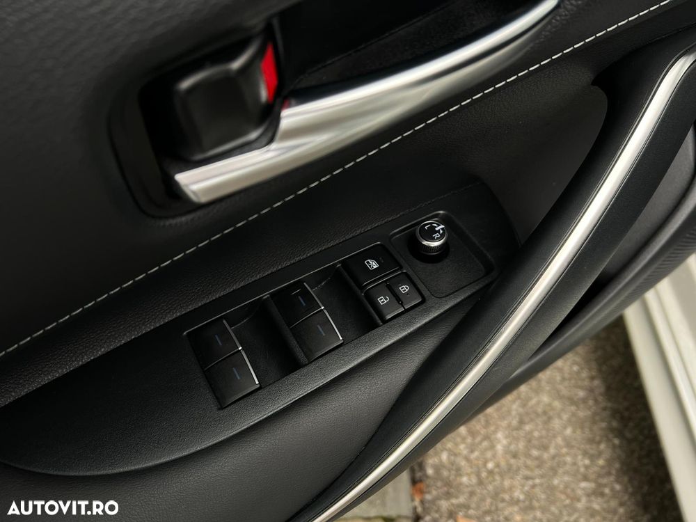 Toyota Corolla 1.8 HSD Dynamic Bi-tone - 10