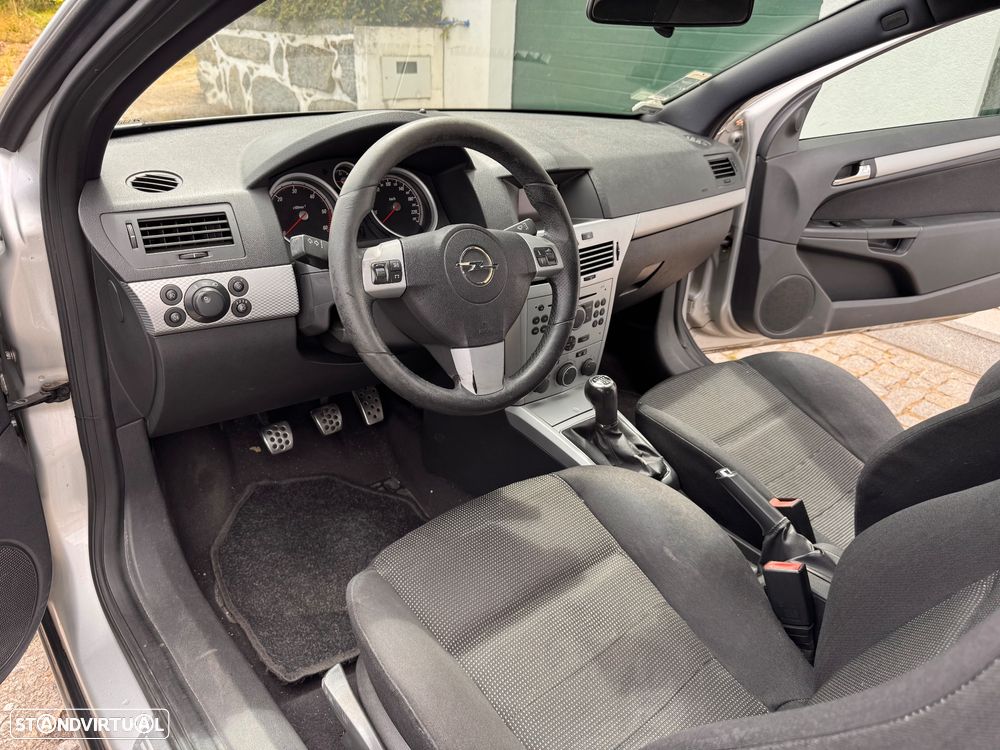 Opel Astra GTC 1.7 CDTI - 11