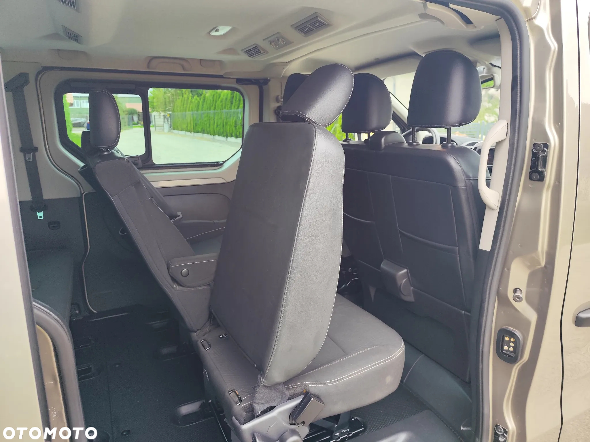 Renault Trafic Grand SpaceClass 2.0 dCi - 12