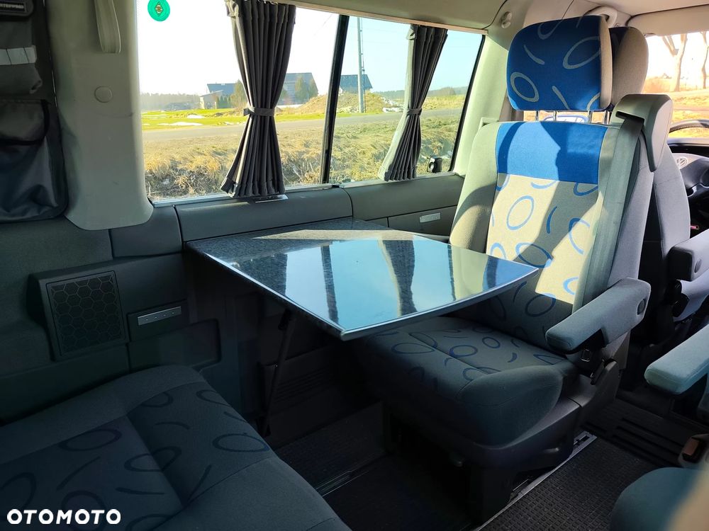 Volkswagen Multivan - 33