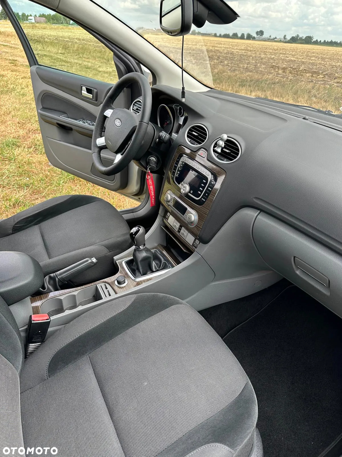 Ford Focus 2.0 Ghia - 6