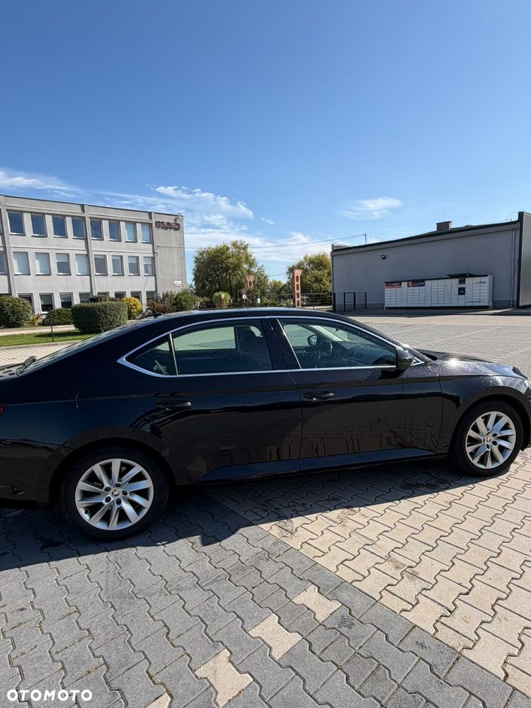 Skoda Superb 2.0 TDI Style - 4