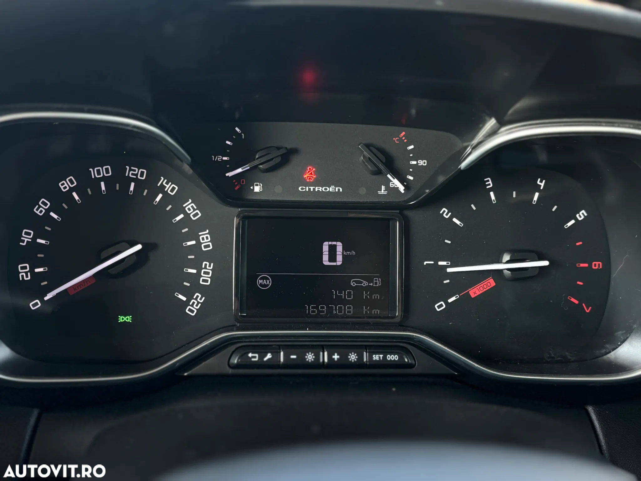 Citroën C3 AIRCROSS BlueHDI 100 Stop & Start Shine - 29