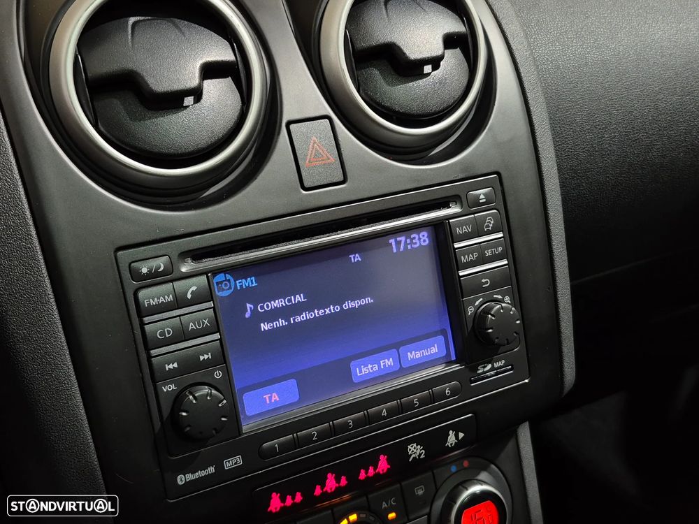 Nissan Qashqai 1.6 Tekna Premium 17 - 24