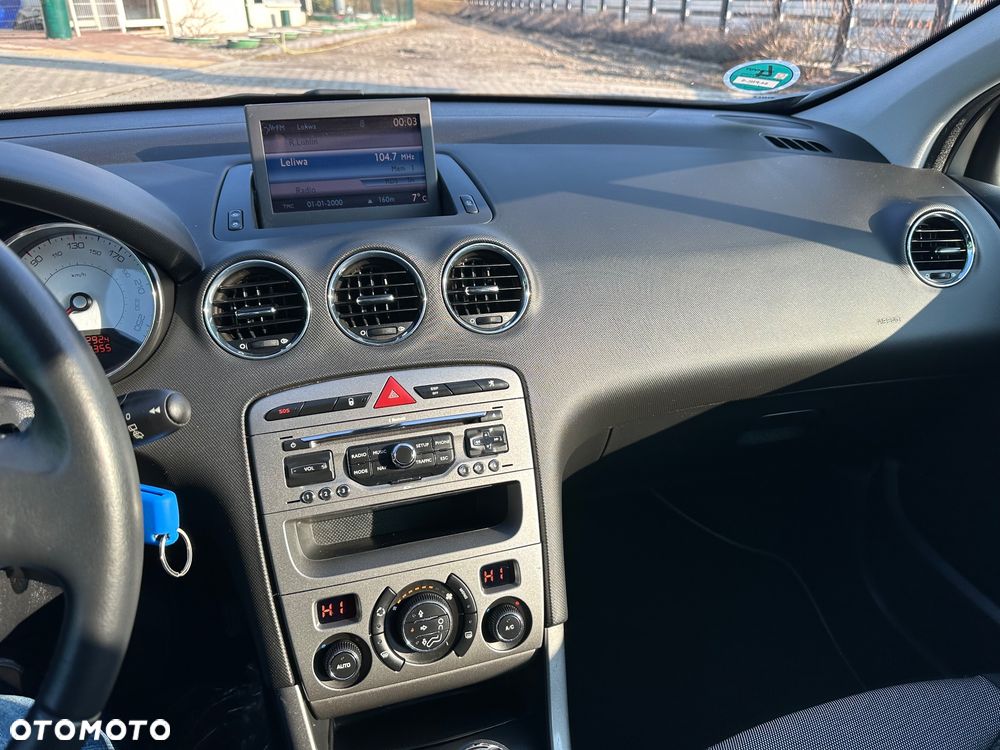 Peugeot 308 120 VTi Millesim 200 - 12