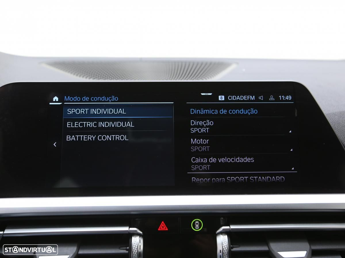BMW 330 e Touring Pack M Auto - 33