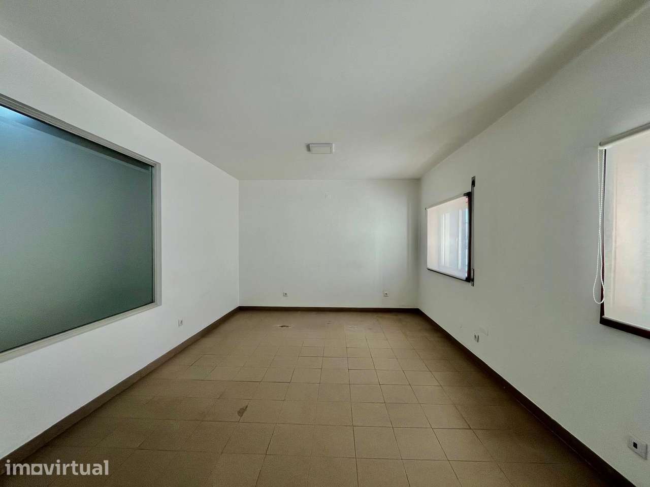 Loja com 23m2, situada nas galerias do Ipanema, Santa Maria da Feira - Grande imagem: 4/10