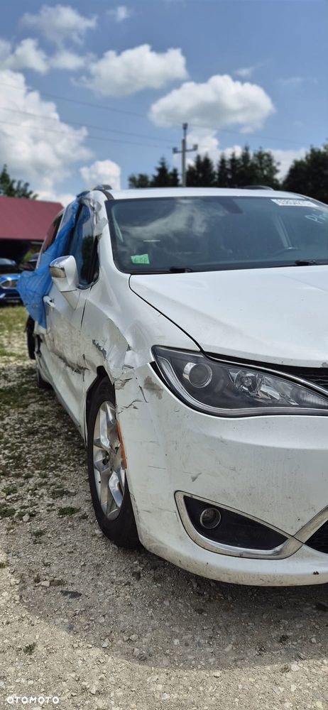 Chrysler Pacifica - 19