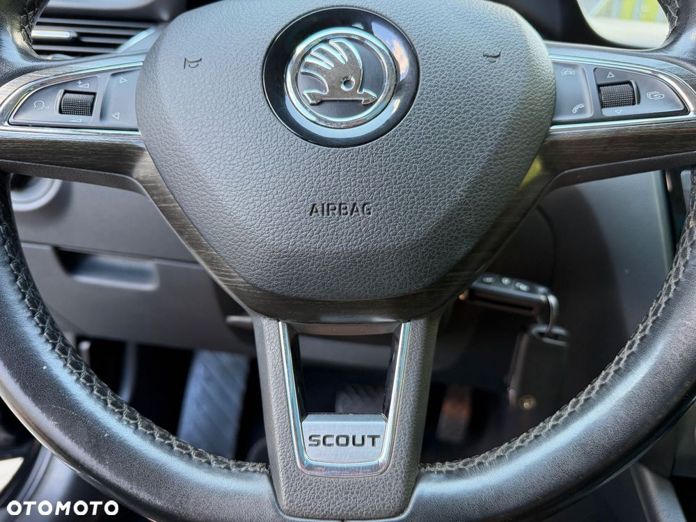 Skoda Octavia 2.0 TDI 4x4 DSG Scout - 36