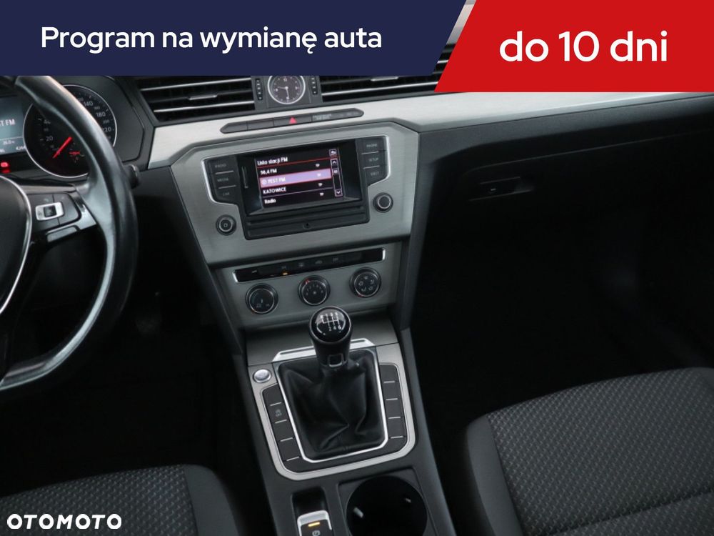 Volkswagen Passat - 10