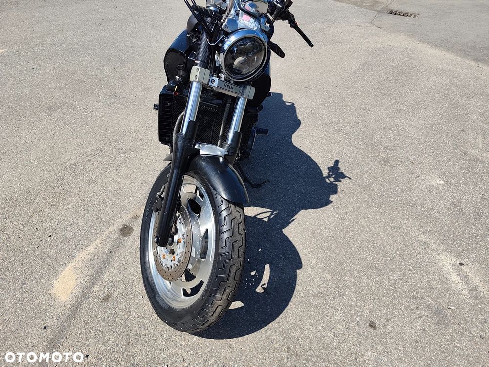 Yamaha Venture - 7