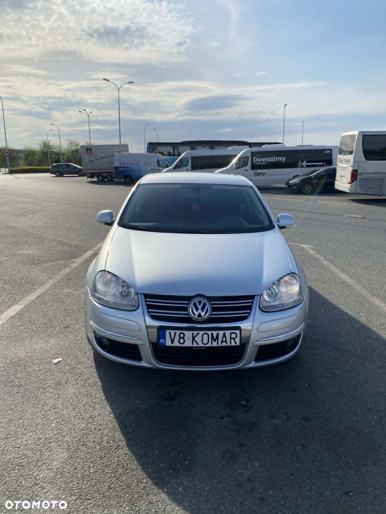 Volkswagen Jetta 1.6 TDI Comfortline - 2