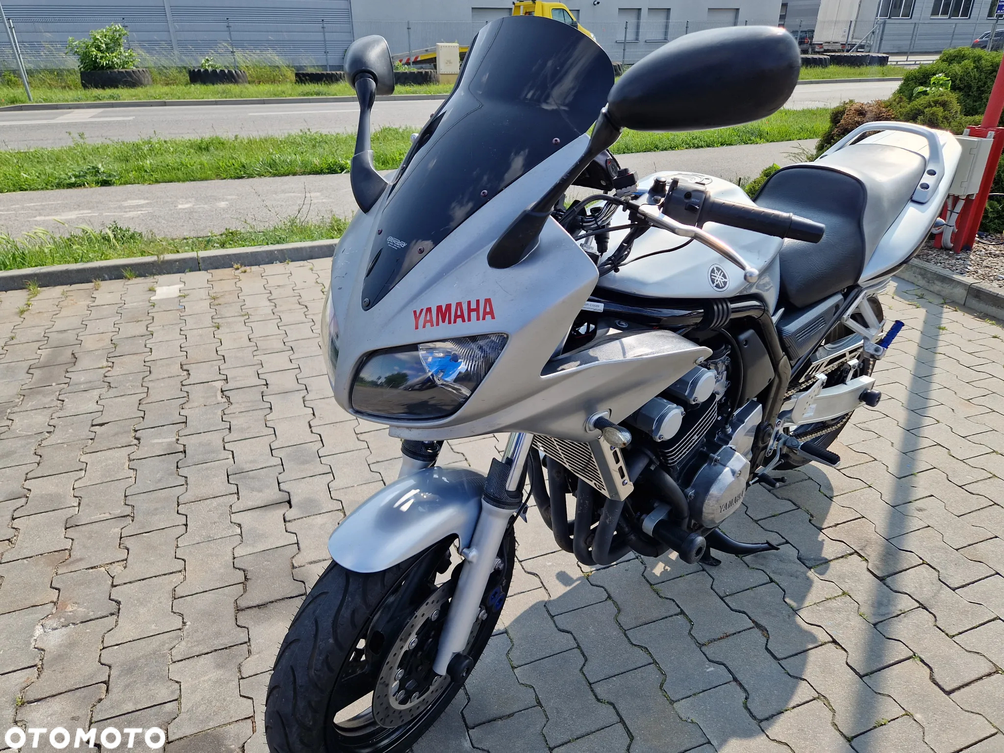 Yamaha FZS - 15