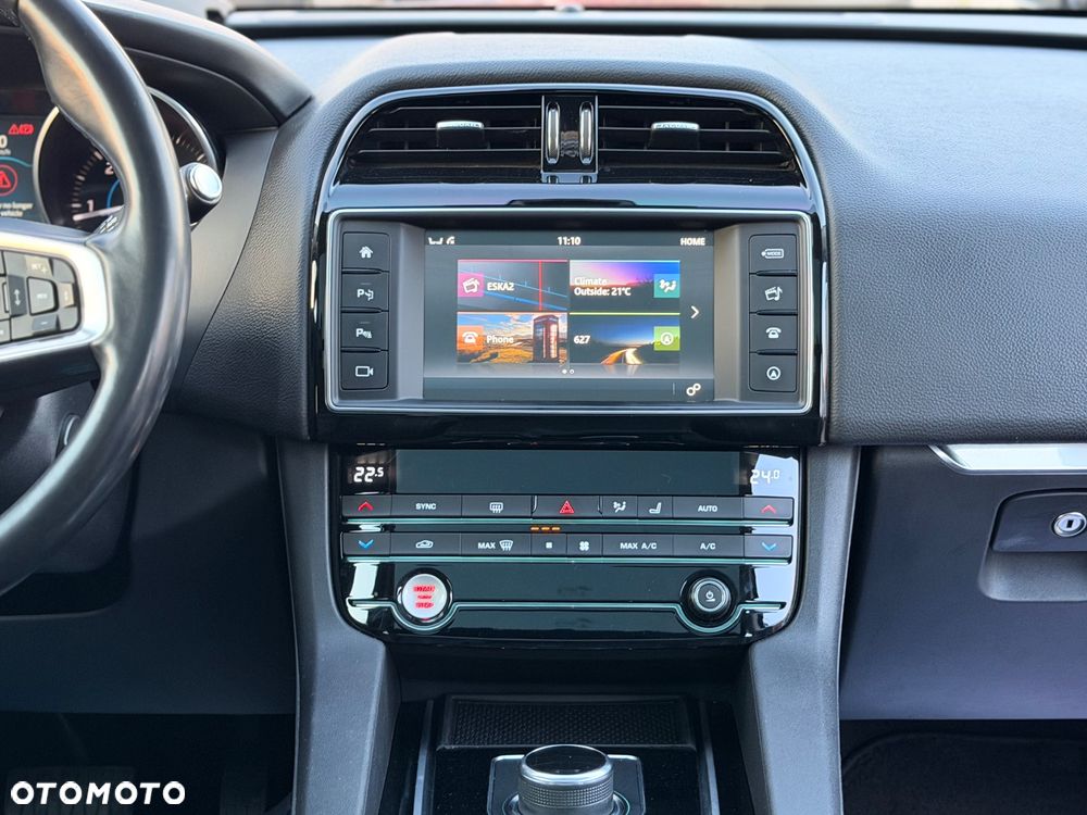 Jaguar F-Pace 20d Portfolio - 10