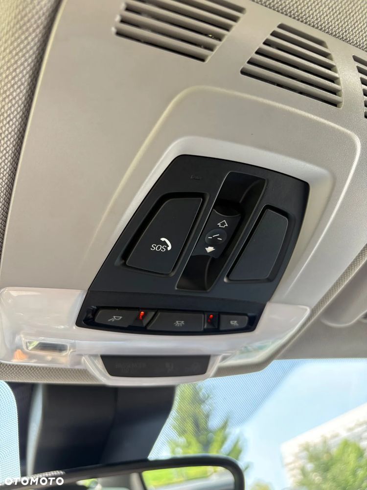 BMW X1 xDrive20i Sport Line - 14