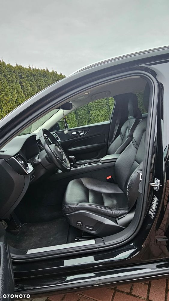 Volvo V60 D3 Momentum Pro - 12