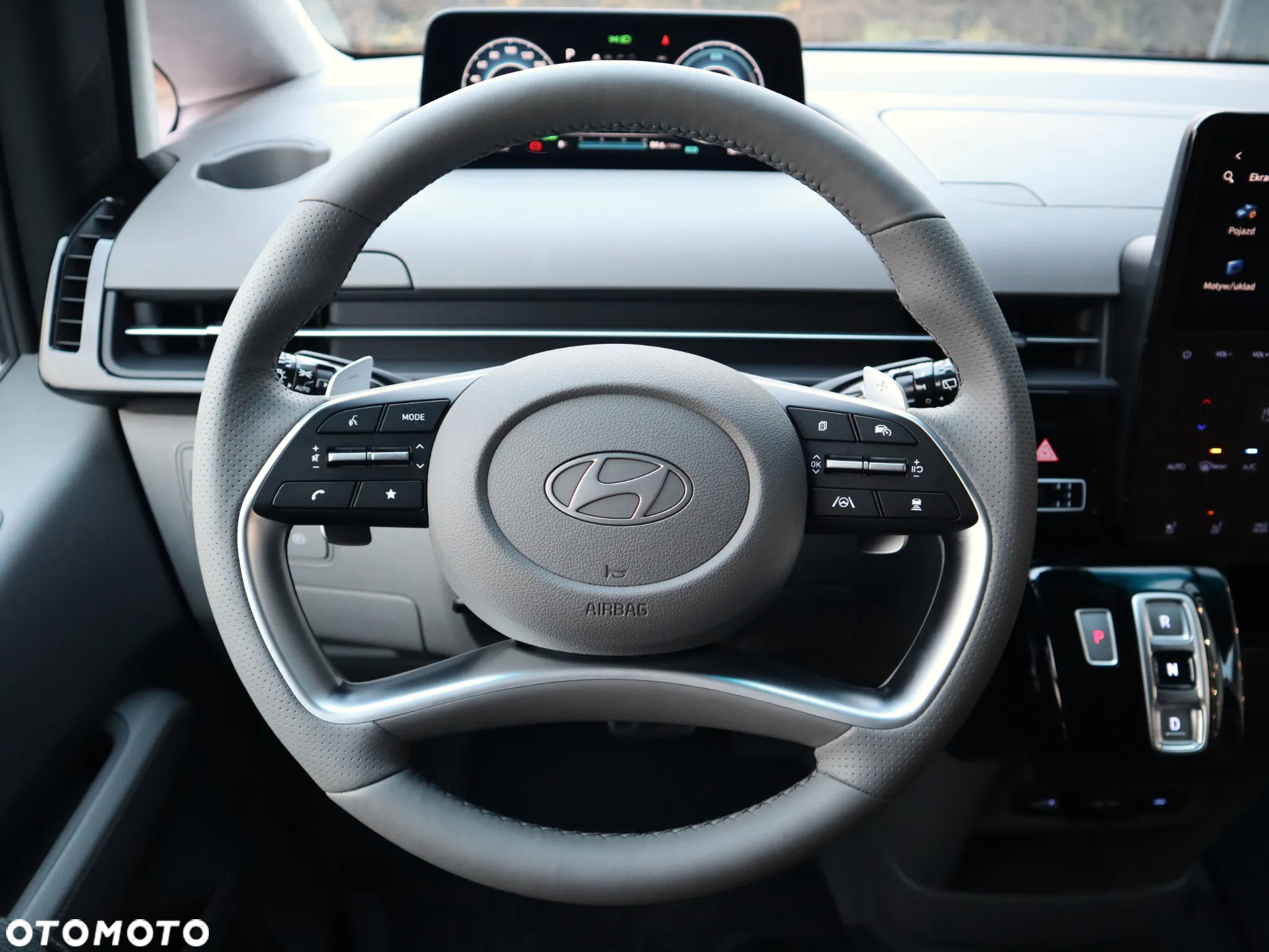 Hyundai Staria - 31