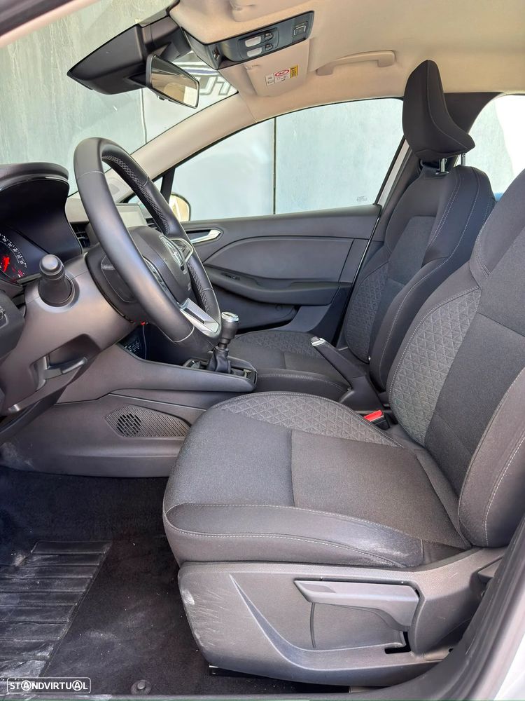 Renault Clio - 24