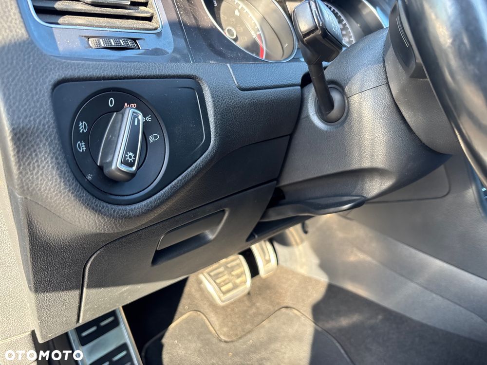 Volkswagen Golf - 26